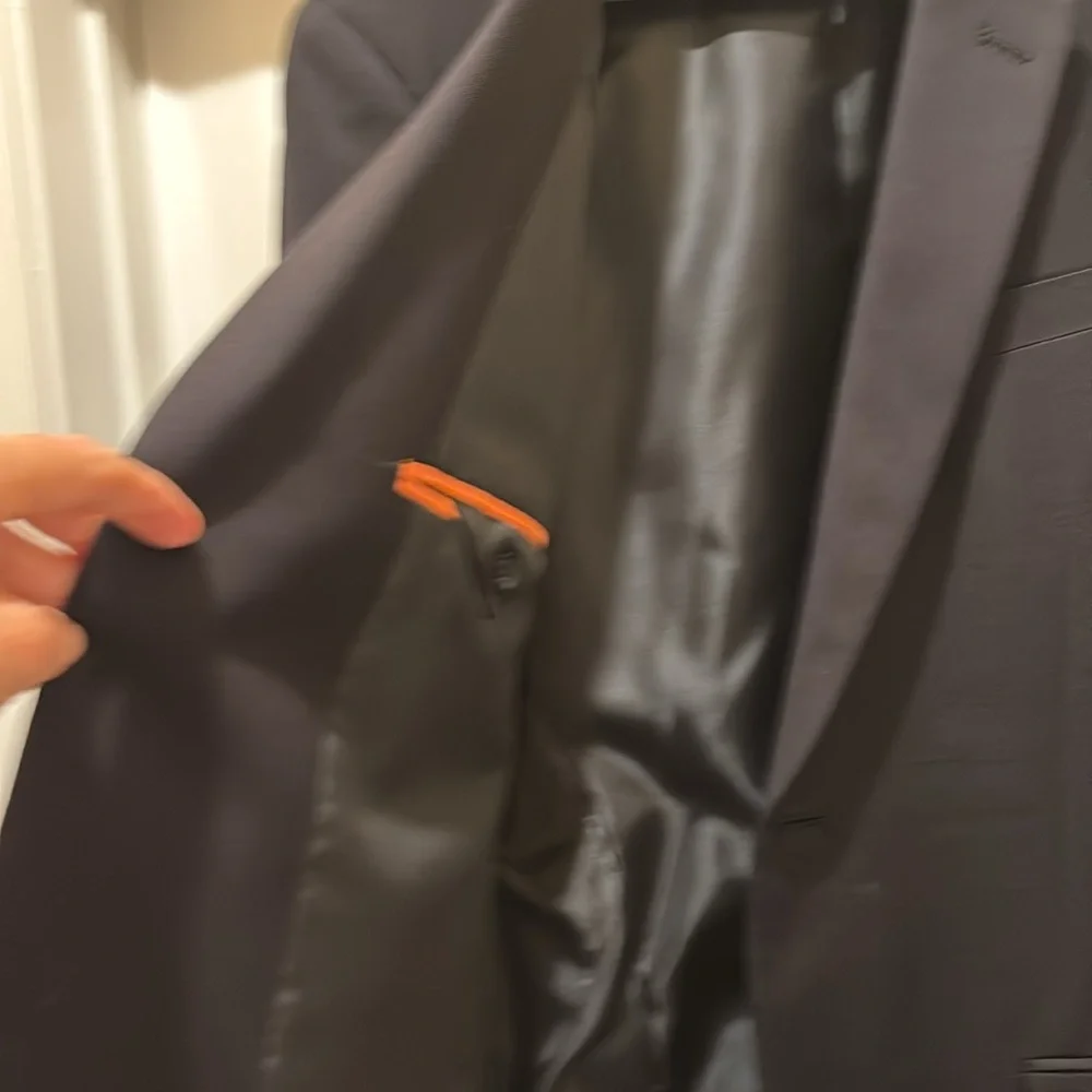 Gently Worn Men’s Wearhouse EGARA Extreme Slim Fit -Black Blazer- Worn Once 38R - Picture 4 of 10